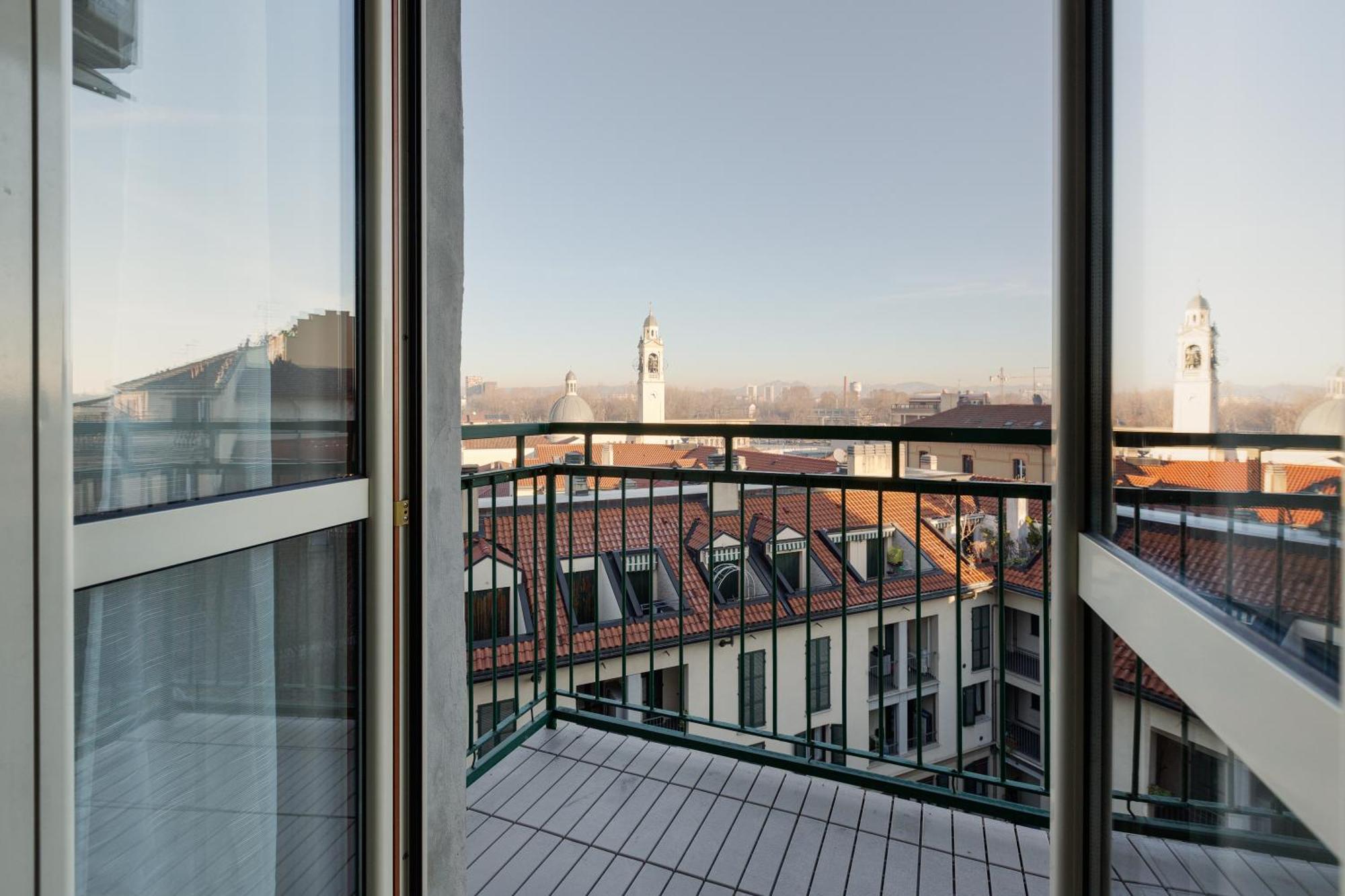 Guesthost - Milano Renovated Studio Apts — Photos 1