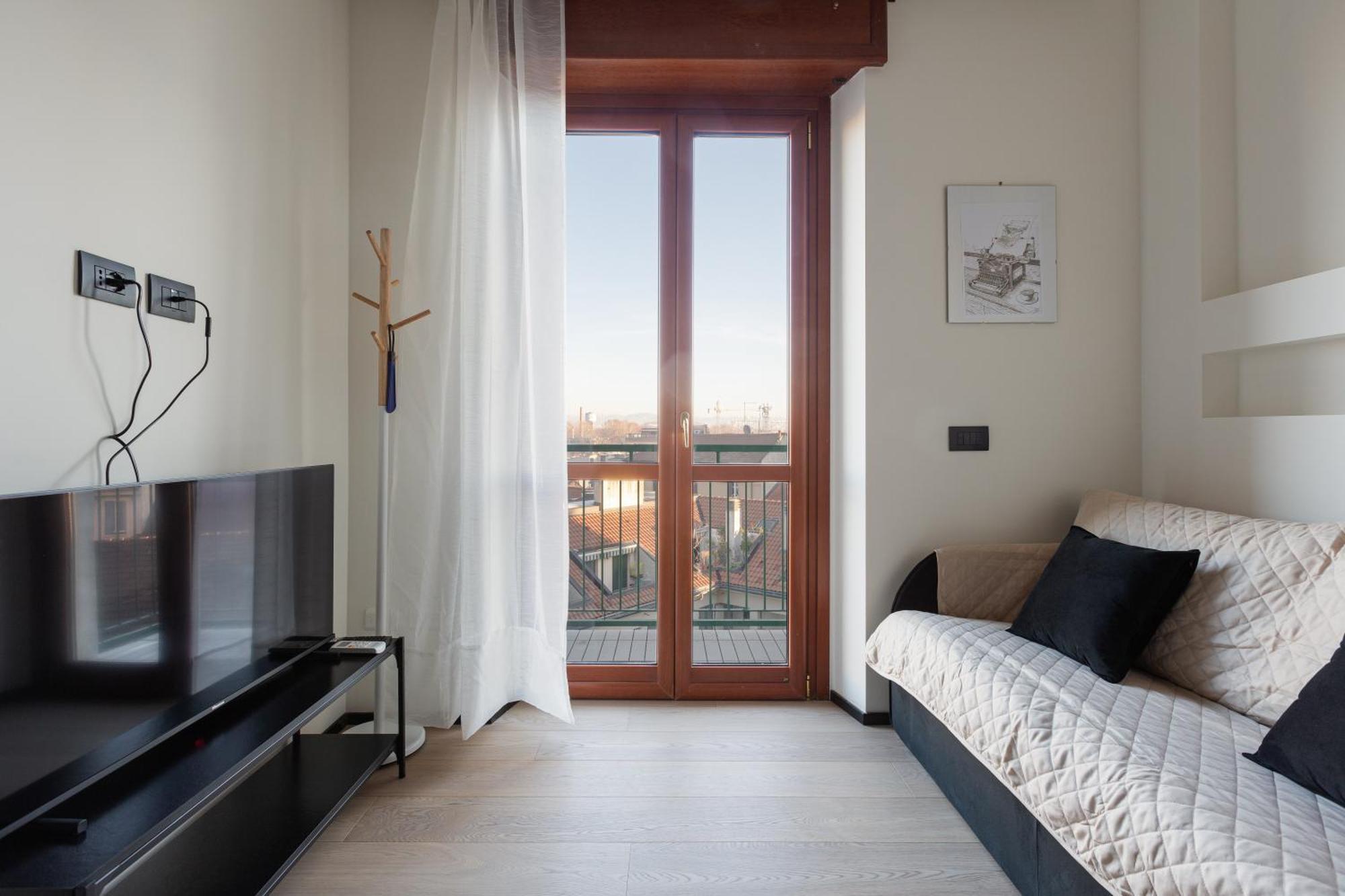 Guesthost - Milano Renovated Studio Apts — Photos 2